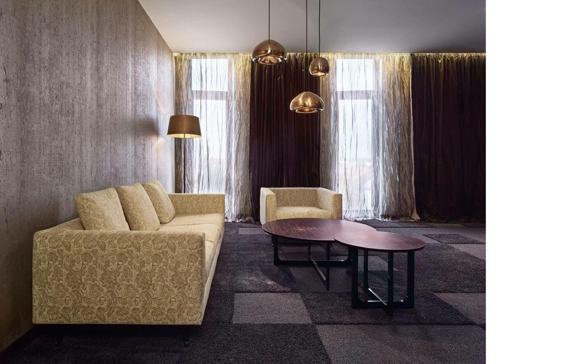 Theatre Hotel Ołomuniec Zewnętrze zdjęcie